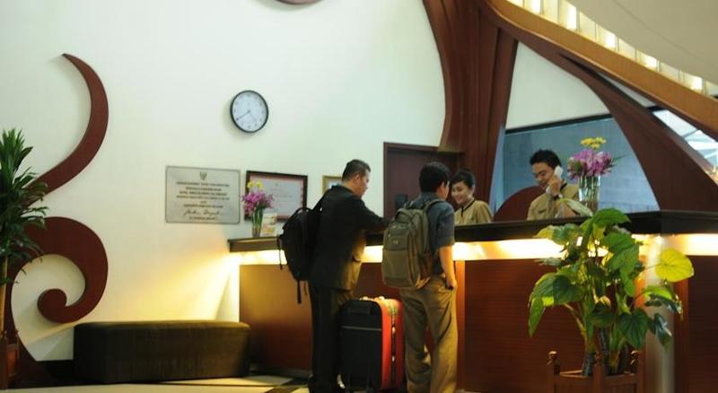 Hotel Swarna Dwipa Palembang Kültér fotó