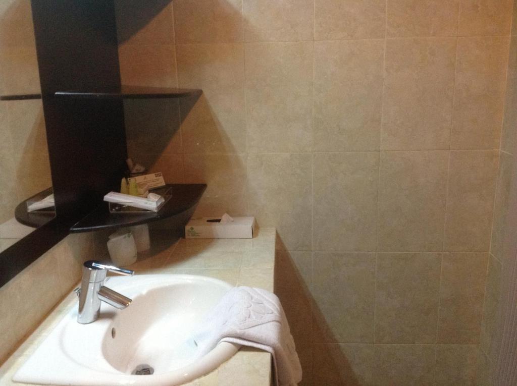 Hotel Swarna Dwipa Palembang Kültér fotó